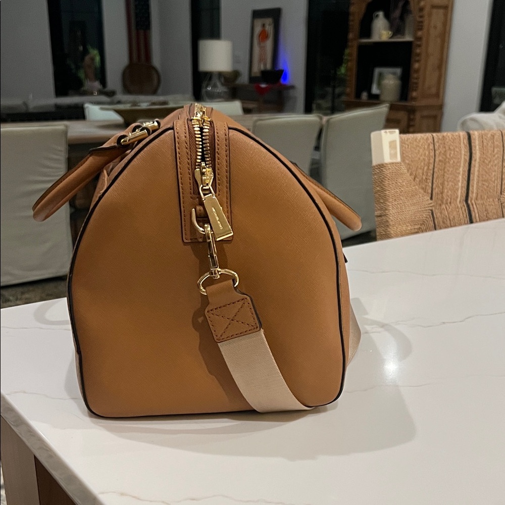 Michael Kors Leather Weekend Traveler - Picture 4 of 7